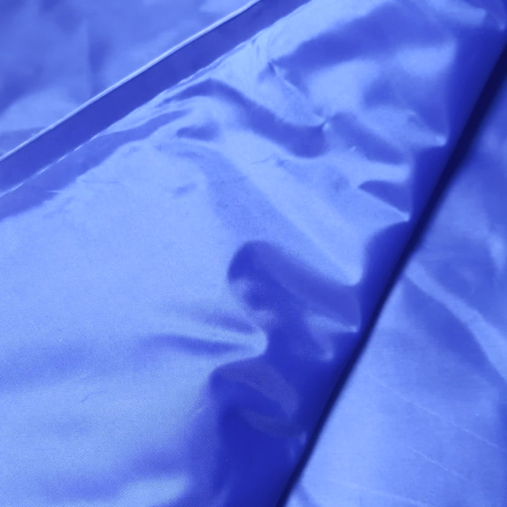 Close-up of the wipe-clean waterproof surface of the GlacierPup cooling mat